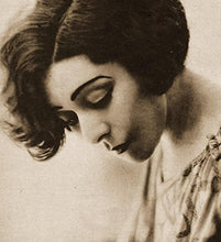 Load image into Gallery viewer, Caswell-Massey Marem Womens Perfume ?Çô A Lush Floral Fragrance With Touches of Citrus and Amber ?Çô .5 Ounces