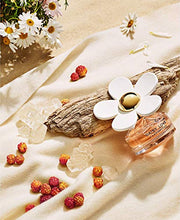 Load image into Gallery viewer, MARC JACOBS Daisy Love Perfume, 3.4 Fl Oz Eau de Toilette Spray.