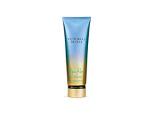 Load image into Gallery viewer, Victoria Secret New 2015 Aqua Kiss Fragrance Mist and Lotion Set
